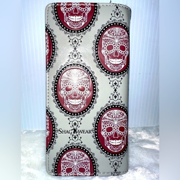 Shag Wear Canada Skull Embossed Large Zip Wallet NWOT - Picture 1 of 7